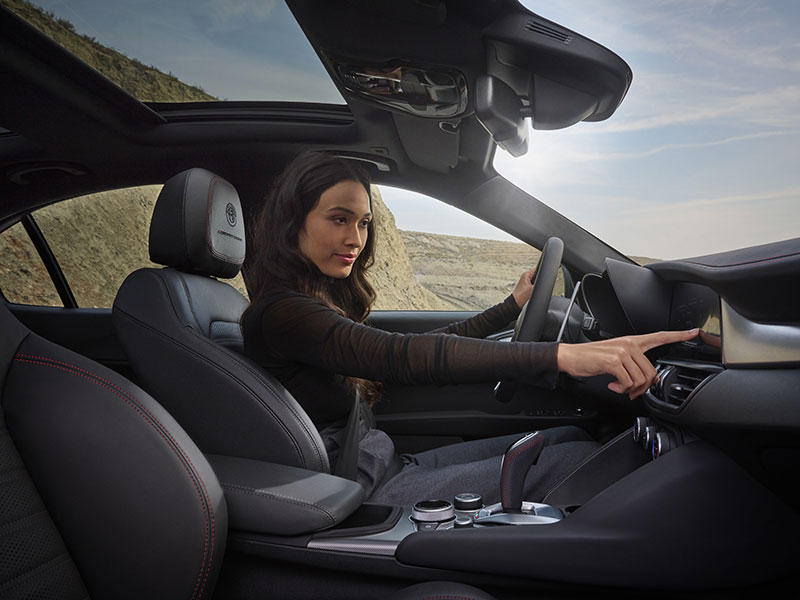 Offerta Berlina Nuova ALFA ROMEO GIULIA: highlights del nuovo modello e le migliori soluzioni per noleggiarlo Varie motorizzazioni  foto 9