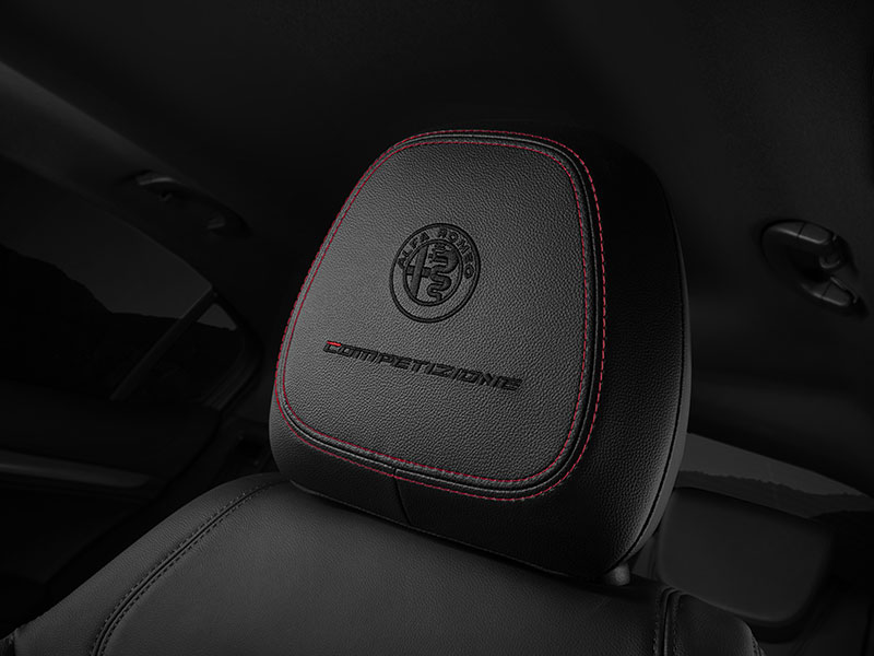 Offerta Berlina Nuova ALFA ROMEO GIULIA: highlights del nuovo modello e le migliori soluzioni per noleggiarlo Varie motorizzazioni  foto 11