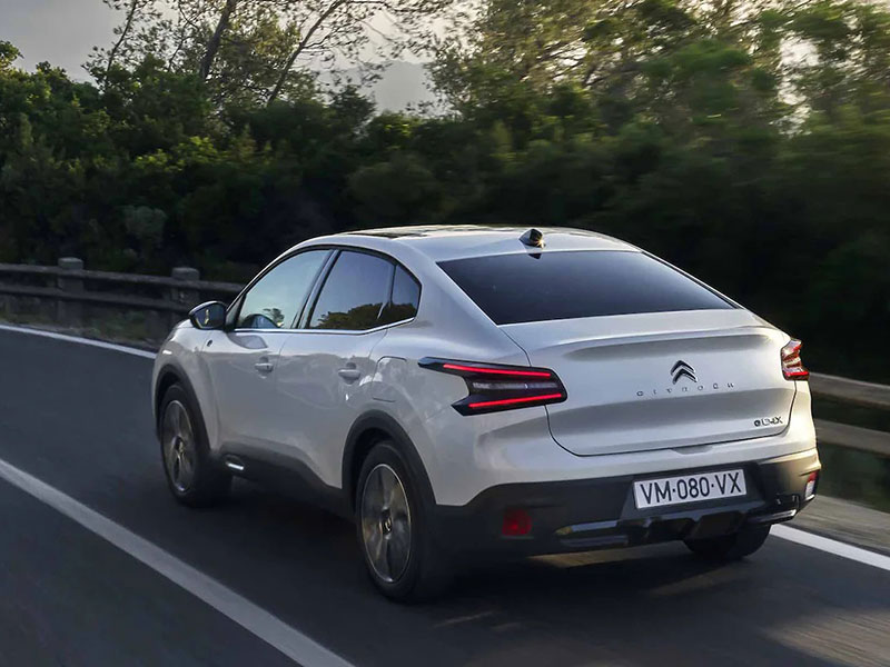 Offerta Berlina Nuova CITROËN C4 X e nuova CITROËN Ë-C4 X: highlights dei nuovi modelli e le migliori soluzioni per noleggiarli Varie motorizzazioni  foto 3
