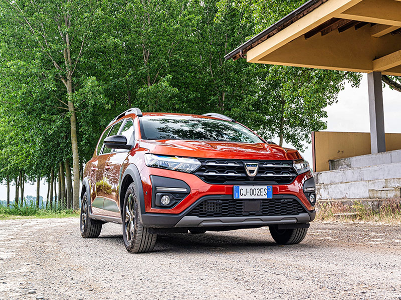 Offerta SUV e CrossOver Nuova DACIA JOGGER full hybrid: highlights del nuovo modello e le migliori soluzioni per noleggiarlo Full Hybrid  foto 7