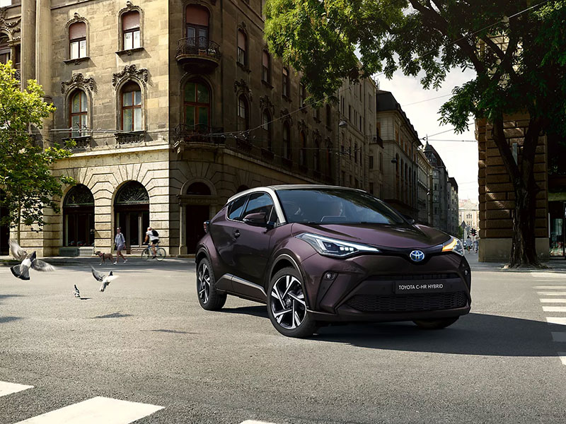 Offerta SUV e CrossOver Noleggio TOYOTA C-HR Hybrid = l'offerta in promozione di KINTO One per luglio 2023 Full Hybrid  foto 4