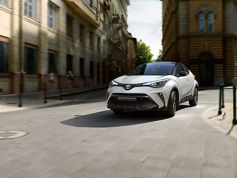 Offerta SUV e CrossOver Noleggio TOYOTA C-HR Hybrid = l'offerta in promozione di KINTO One per luglio 2023 Full Hybrid  foto 5