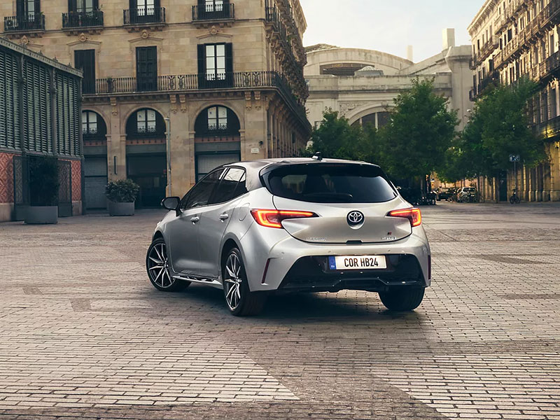 Offerta Berlina Noleggio TOYOTA COROLLA Hybrid = l'offerta in promozione di KINTO One per luglio 2023 Full Hybrid  foto 2