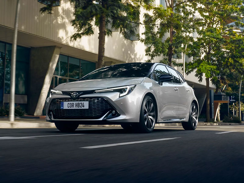 Offerta Berlina Noleggio TOYOTA COROLLA Hybrid = l'offerta in promozione di KINTO One per luglio 2023 Full Hybrid  foto 3