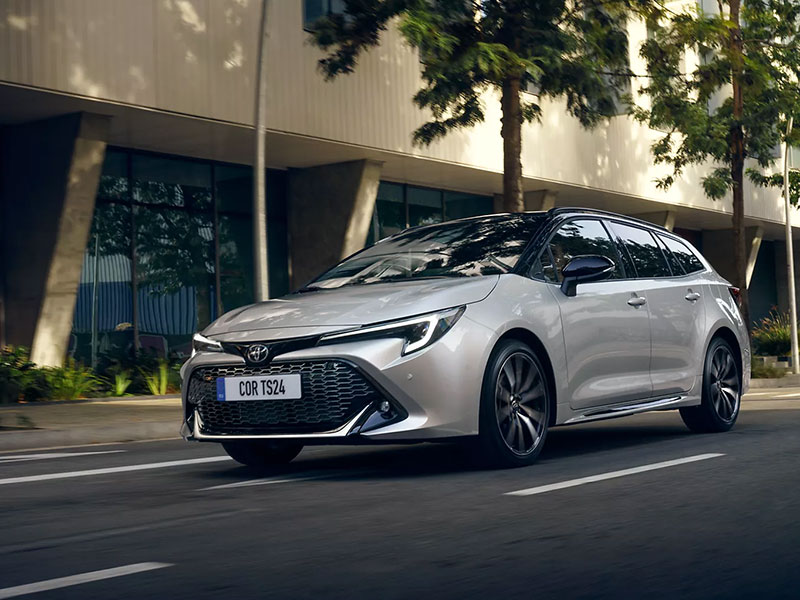 Offerta Station wagon Noleggio TOYOTA COROLLA Touring Sports Active 1.8 Hybrid = l'offerta in promozione di KINTO One per luglio 2023 Full Hybrid  foto 3