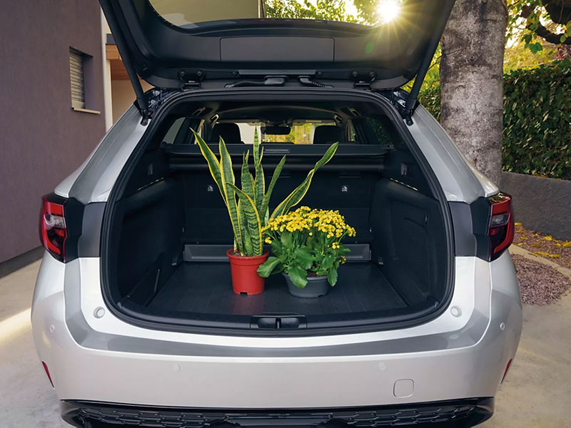 Offerta Station wagon Noleggio TOYOTA COROLLA Touring Sports Active 1.8 Hybrid = l'offerta in promozione di KINTO One per luglio 2023 Full Hybrid  foto 5