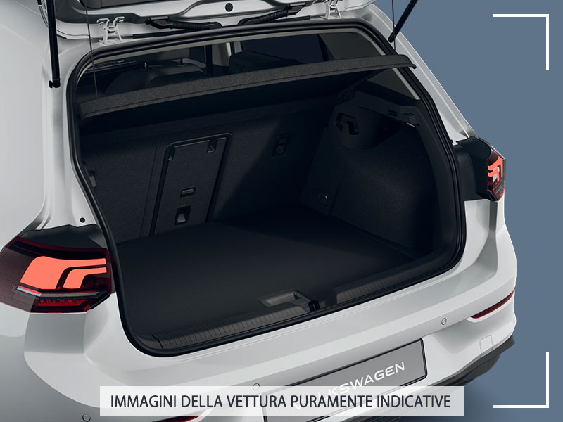 Offerta Berlina Noleggio auto in promozione: VOLKSWAGEN GOLF 1.0 eTSI EVO DSG Life = l'offerta speciale del broker Medicredit Rent, con tariffa scontata Ibrida - benzina (MHEV)  foto 7