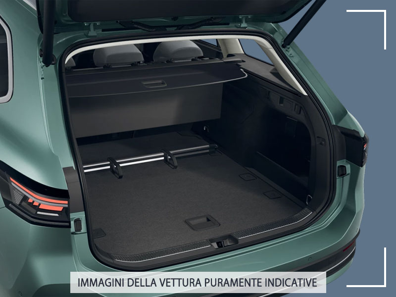 Offerta Station wagon Noleggio auto in promozione: VOLKSWAGEN PASSAT 2.0 TDI SCR EVO Business DSG = l'offerta speciale del broker Medicredit Rent, con tariffa scontata Diesel  foto 6
