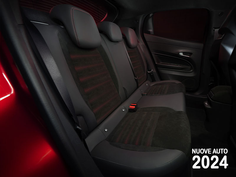 Offerta SUV e CrossOver nuova ALFA ROMEO JUNIOR: come noleggiarla? Le nostre indicazioni per le migliori soluzioni sul mercato, con highlights e photogallery del nuovo modello Varie motorizzazioni  foto 17