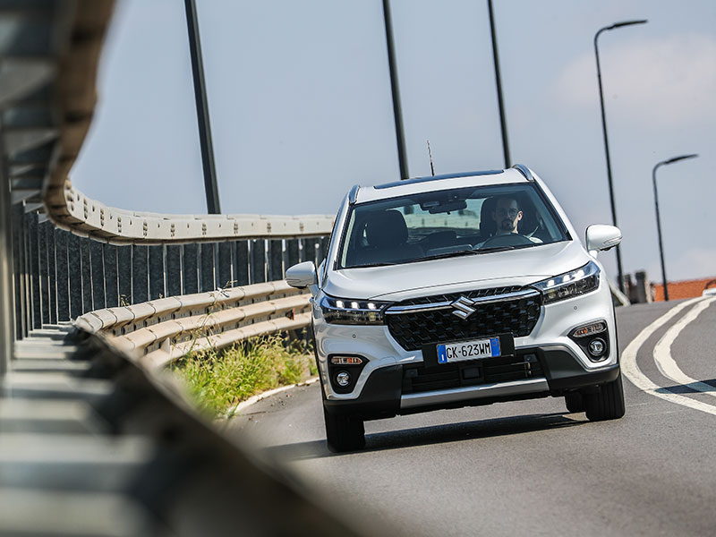 Offerta SUV e CrossOver Nuova SUZUKI S-CROSS hybrid: highlights del nuovo modello e le migliori soluzioni per noleggiarlo Full Hybrid  foto 5