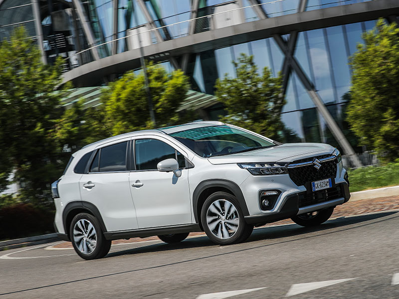 Offerta SUV e CrossOver Nuova SUZUKI S-CROSS hybrid: highlights del nuovo modello e le migliori soluzioni per noleggiarlo Full Hybrid  foto 1