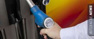 BMW, Toyota, Bosch e Repsol testano la benzina 100% rinnovabile: al via il progetto pilota su strada